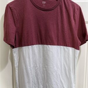 GAP Everyday 2010’s Men's Maroon Red Clay & White Short Sleeve T-shirt medium